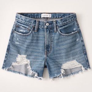 NEW Abercrombie & Fitch Mid Rise Boyfriend Short